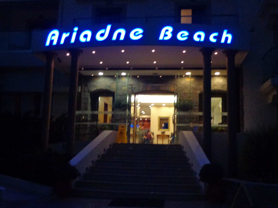 Abends Hotel Ariadne Beach