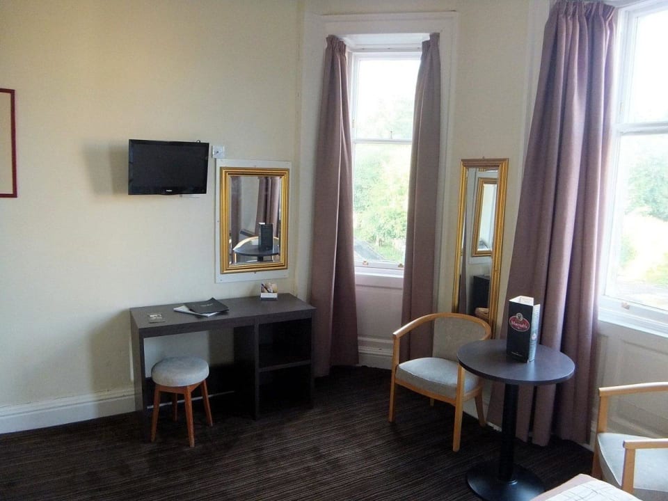 Dreibettzimmer Dreadnought Hotel