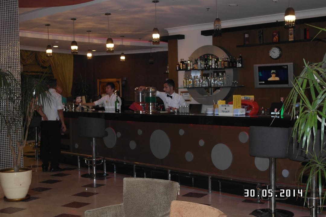 An der Bar im Hotel Alaiye Resort & Spa