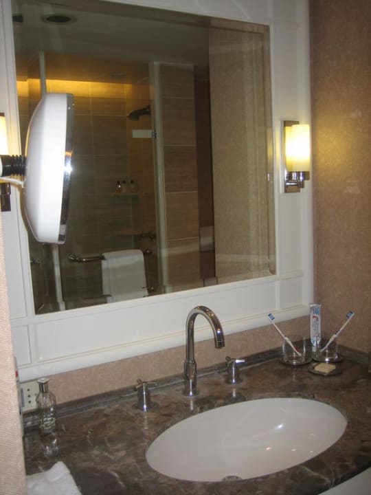 Bad - Rheinblickzimmer Hyatt Regency Köln