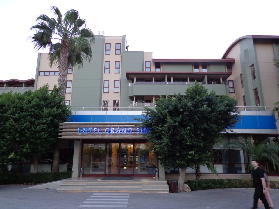 Hoteleingang Hotel Grand Side