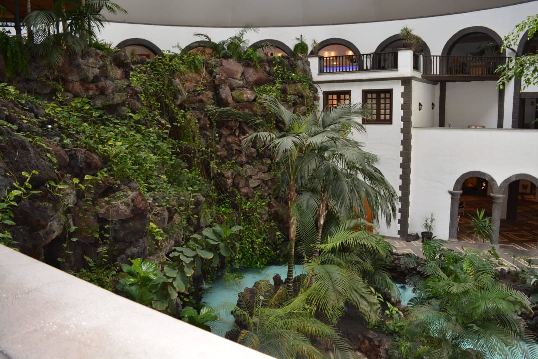 Lobby innerhalb des Vulkans Hotel LIVVO Volcan Lanzarote