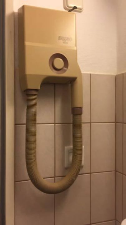 Fön im Badezimmer Hotel am Rathaus