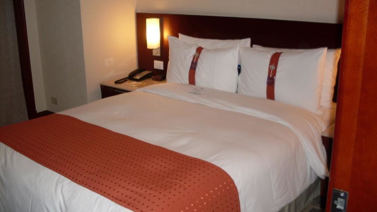  King-Size-Bett Hotel Holiday Inn East Taipei