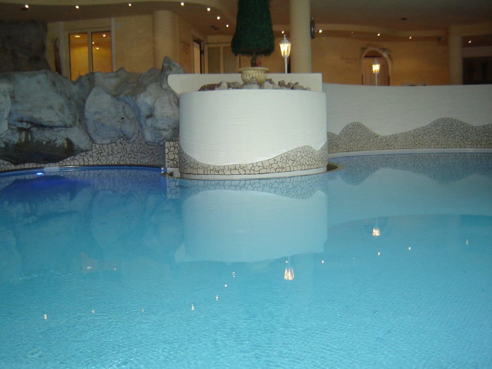Pool (innen) Wellnesshotel Engel