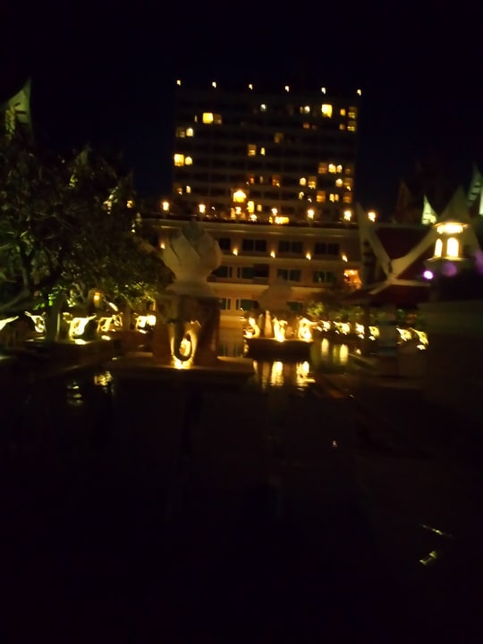 Pool Hotel Grand Pacific Sovereign Resort & Spa