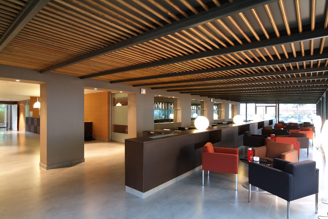 Lobby Magnolia  Hotel