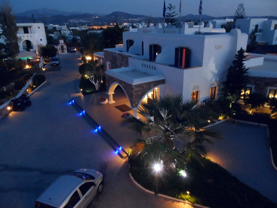 Der Eingangsbereich zum Hotel Naxos Resort Beach Hotel