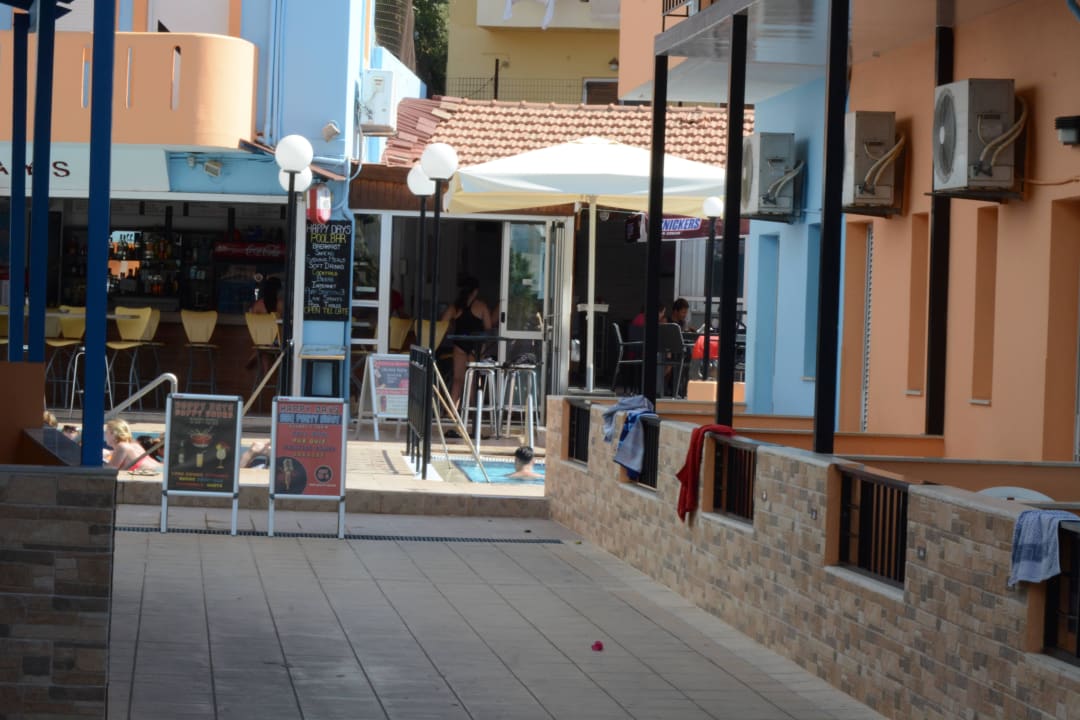 Pools und Bar Hotel Happy Days