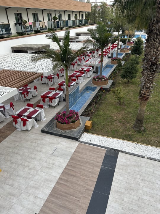 Gastro Terrace Elite Resort