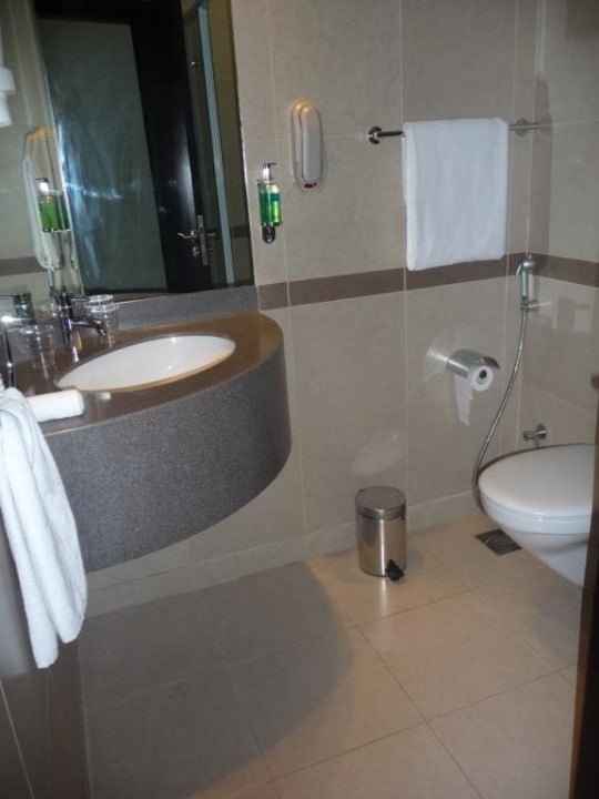 Bad Hotel Holiday Inn Express Jumeirah