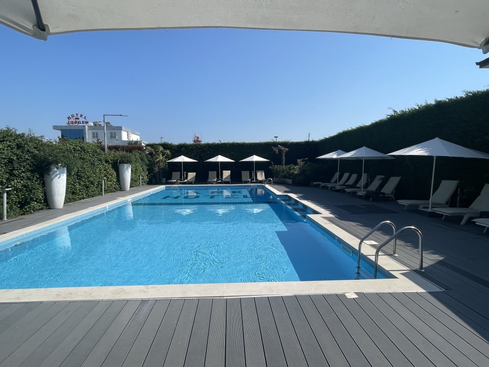Pool Best Western Premier Ark Hotel