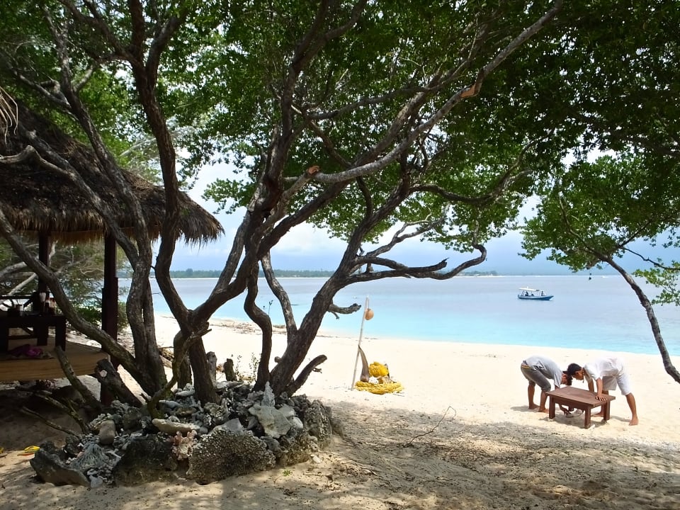 Strand Bungalows Biru Meno