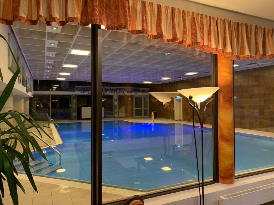 Pool Hotel Bellevue am See