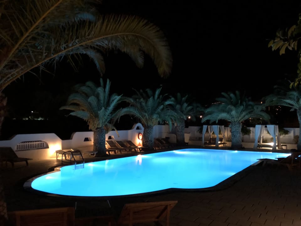 Außenansicht Hotel Strogili