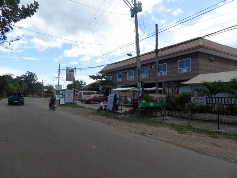 Hotel liegt an der Inselhauptstrasse L'Elephant Bleu Cottages & Rooms