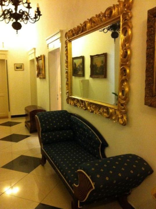 Sofa Hotel Salvator