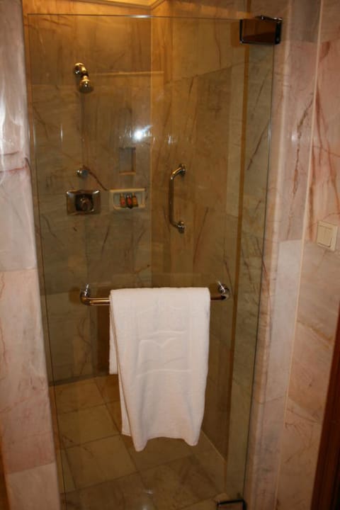 Dusche Shangri-La Hotel, Bangkok