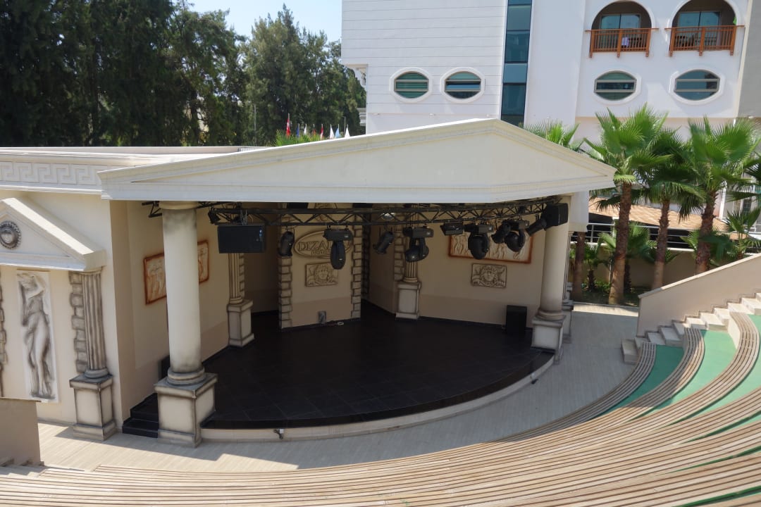 Amphitheater Dizalya Palm Garden