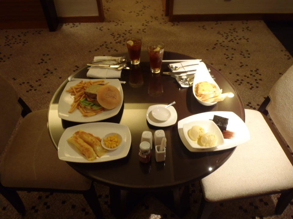 In-Room Dinner Radisson Blu Cebu