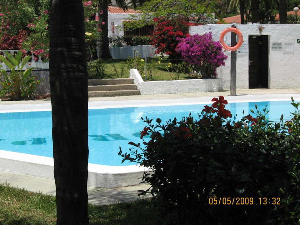 Poolanlage HL Miraflor Suites Hotel