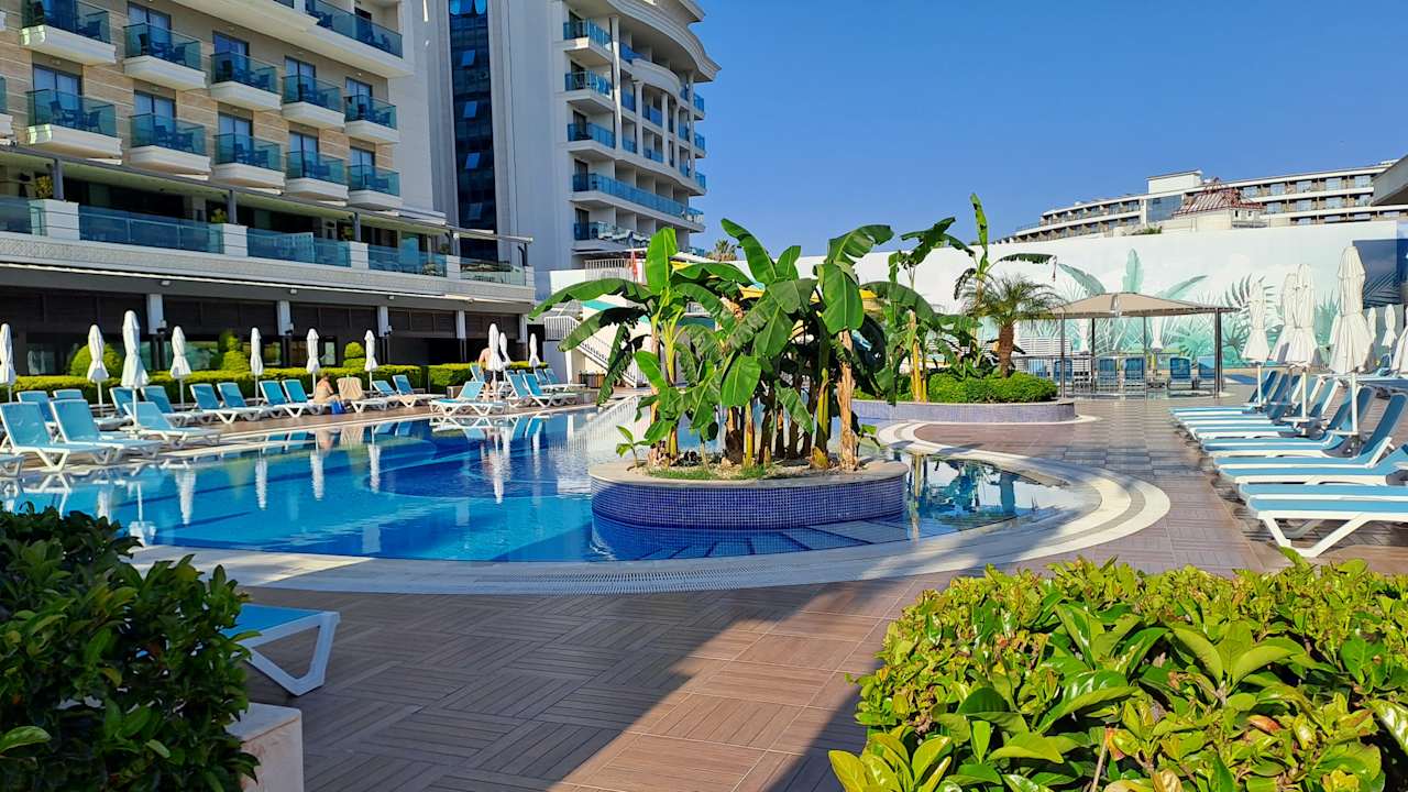 Pool Luna Blanca Resort & Spa