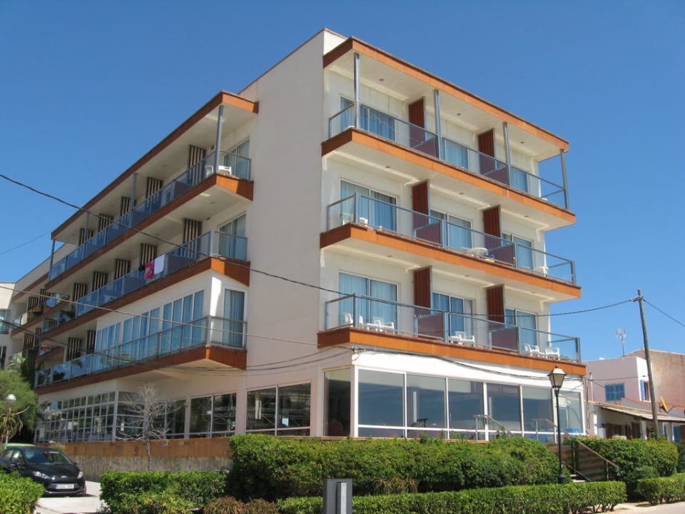 Das Hotelgebäude Hotel Clumba