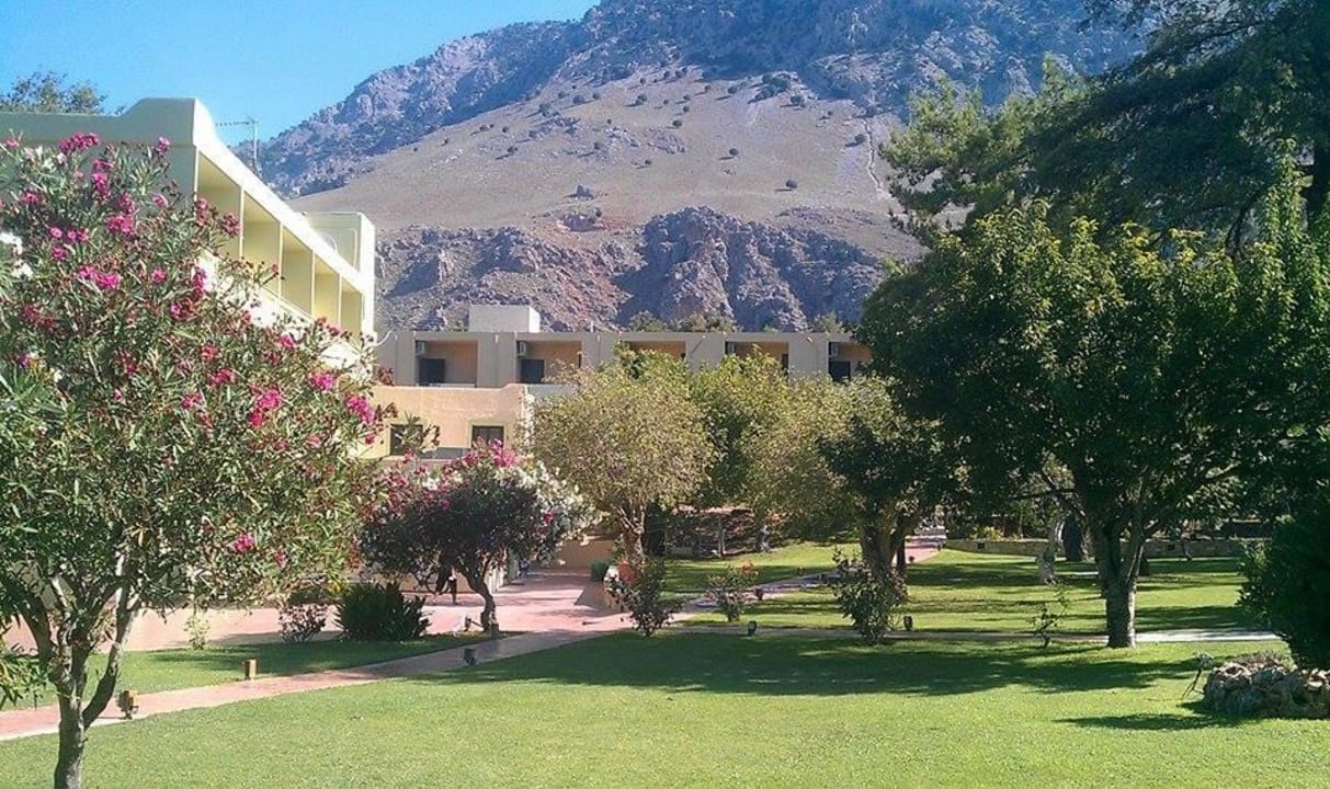 Gartenanlage und Hotel Hotel Idi