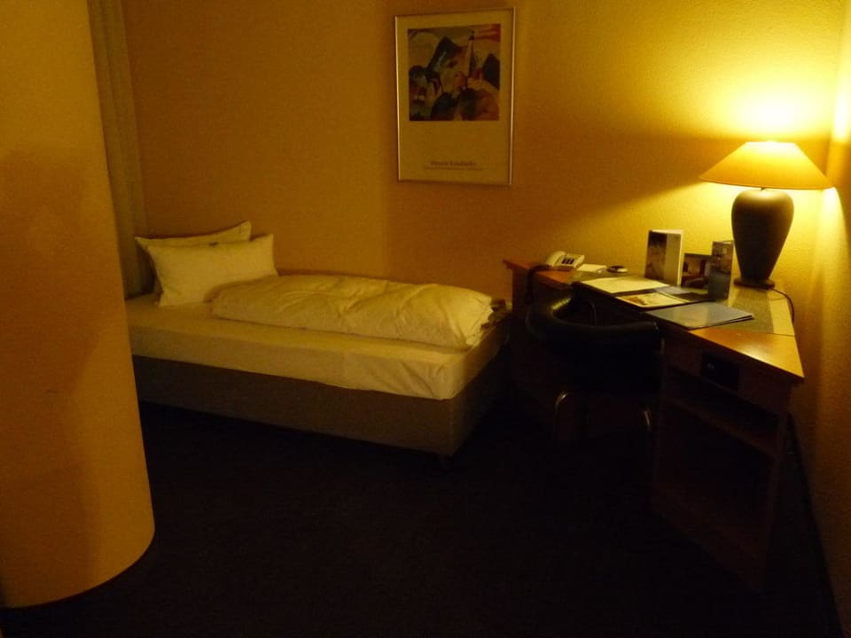 Dreibettzimmer Hotel NH Düsseldorf City