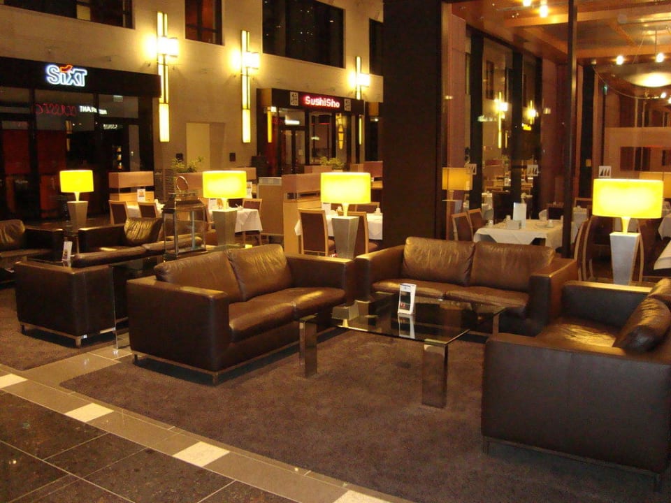 Netter Lobbybereich Maritim Hotel Düsseldorf