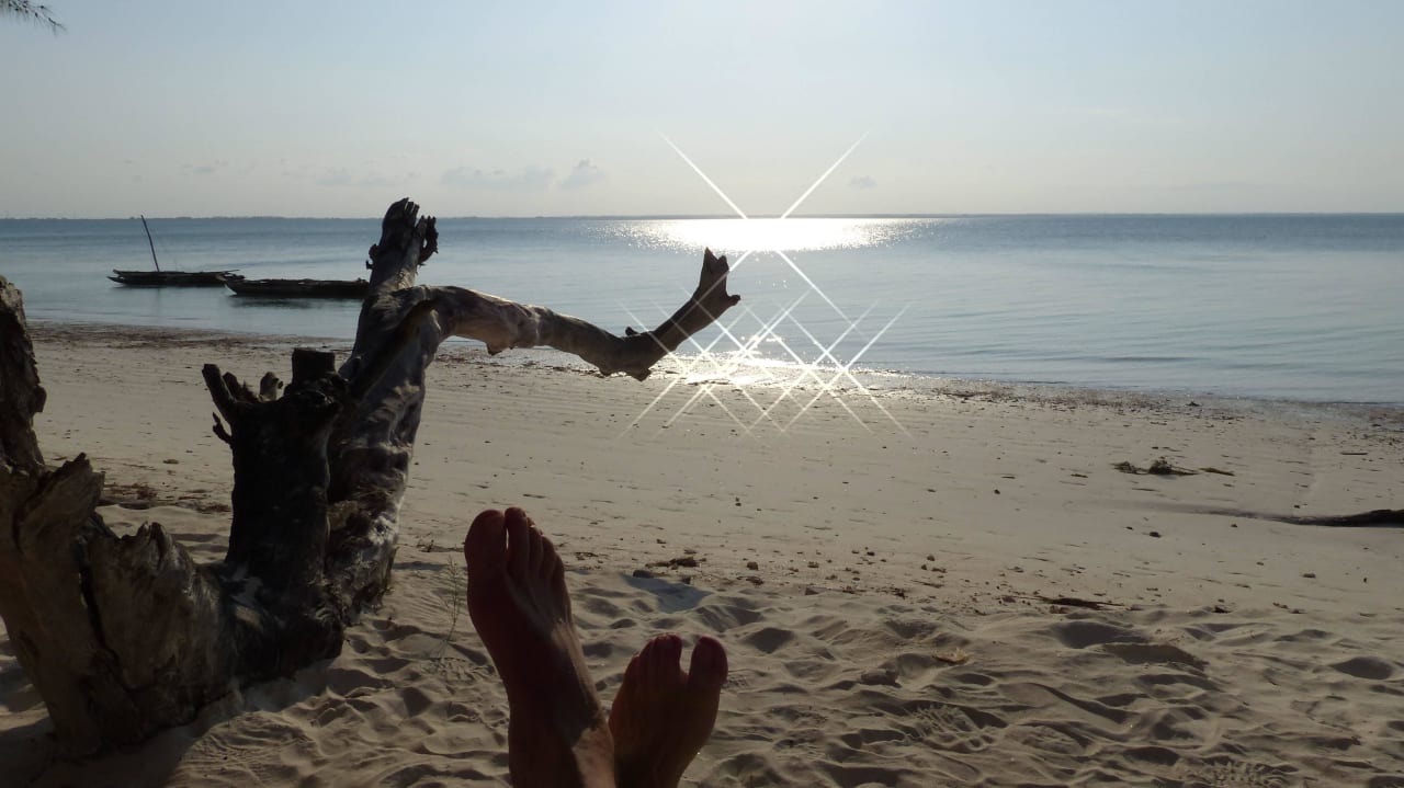 Warten auf den Sundown Hotel Michamvi Sunset Bay