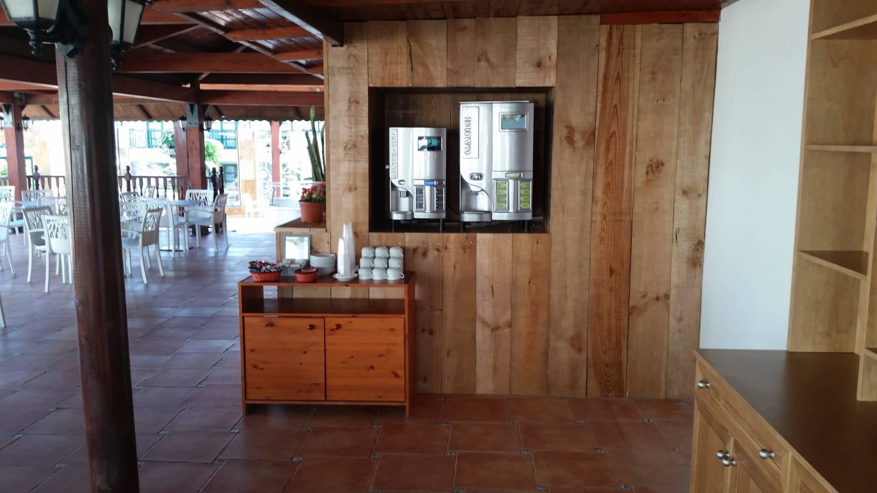 Poolbar H10 Ocean Suites