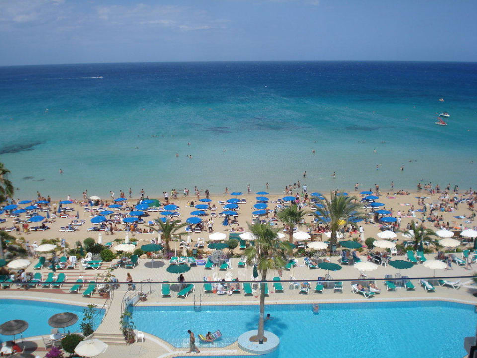 Ausblick aus unserem Balkon Hotel Sunrise Beach