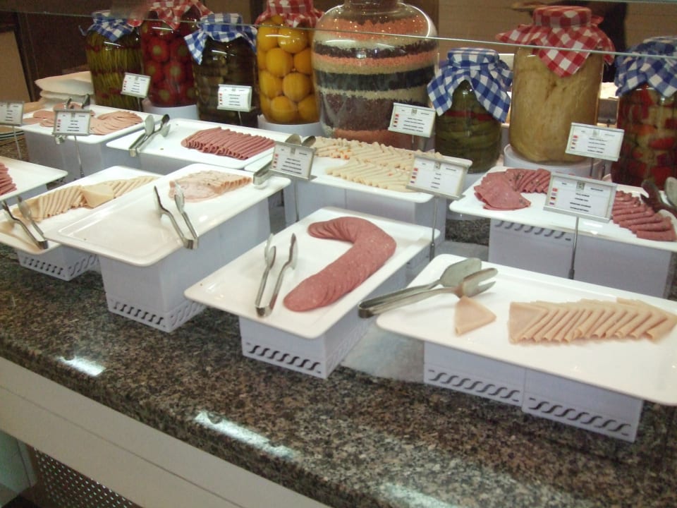 Wursttheke - Frühstück Hotel Baia Lara