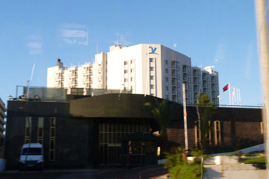 Hotel von der Straßenseite Hotel Vista Hill