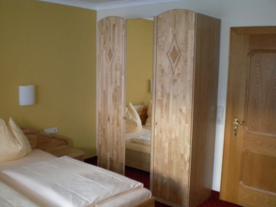 Zimmer 302 Boutique House happYellow