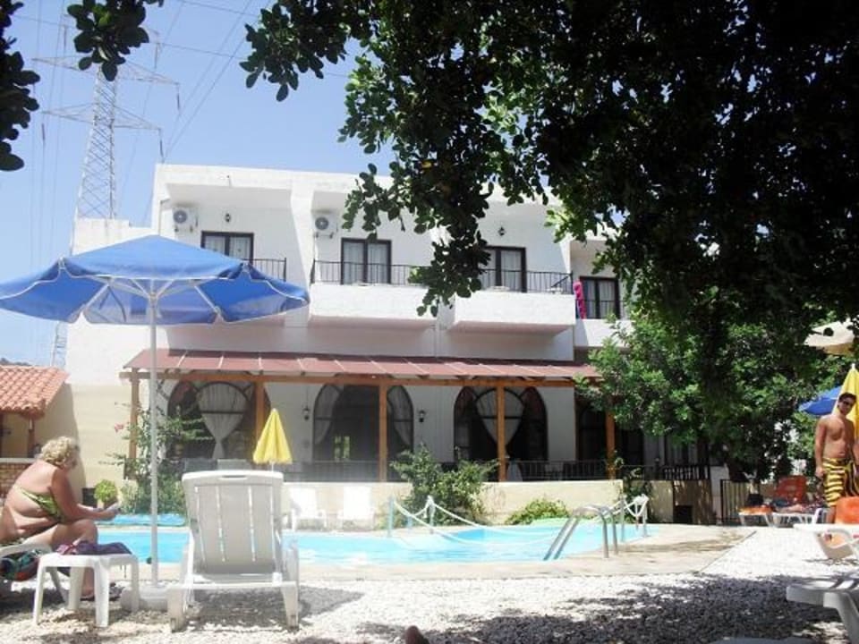 Hotel vom Pool aus  Hotel Marlena