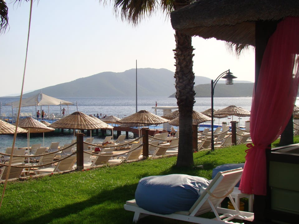 Widok na plażę Latanya Park Resort