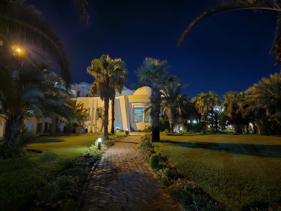 Gartenanlage Hotel Royal Garden Palace