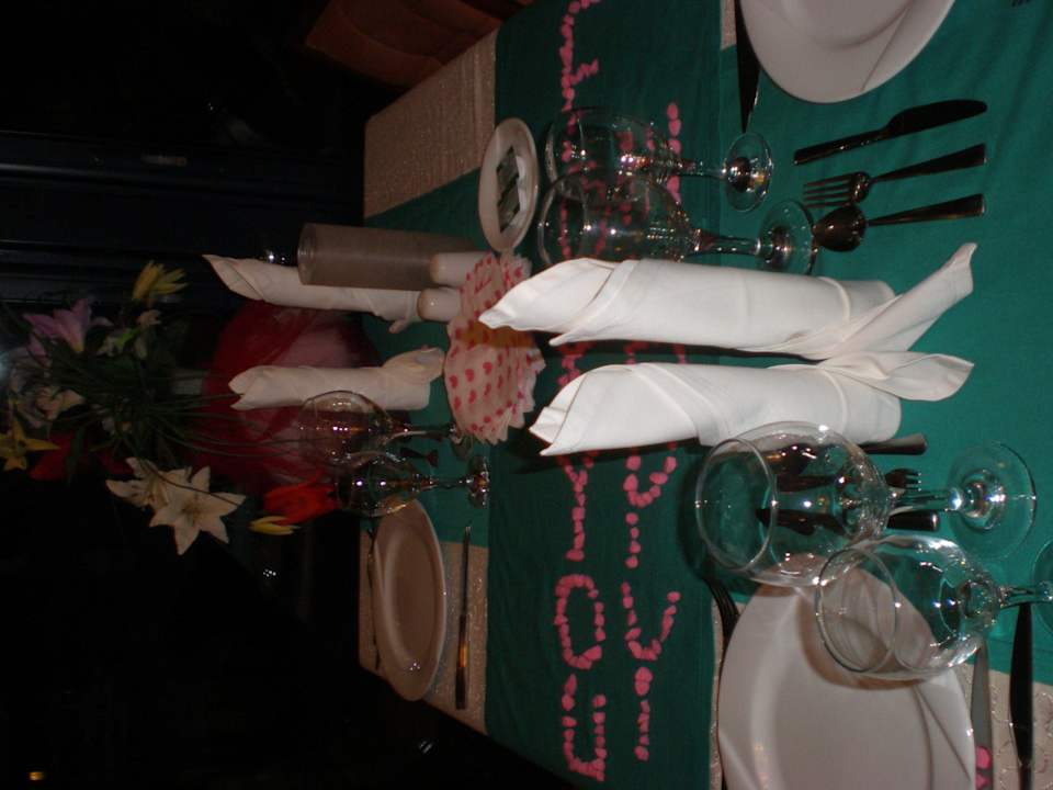 B-day Tisch Granada Luxury Okurcalar