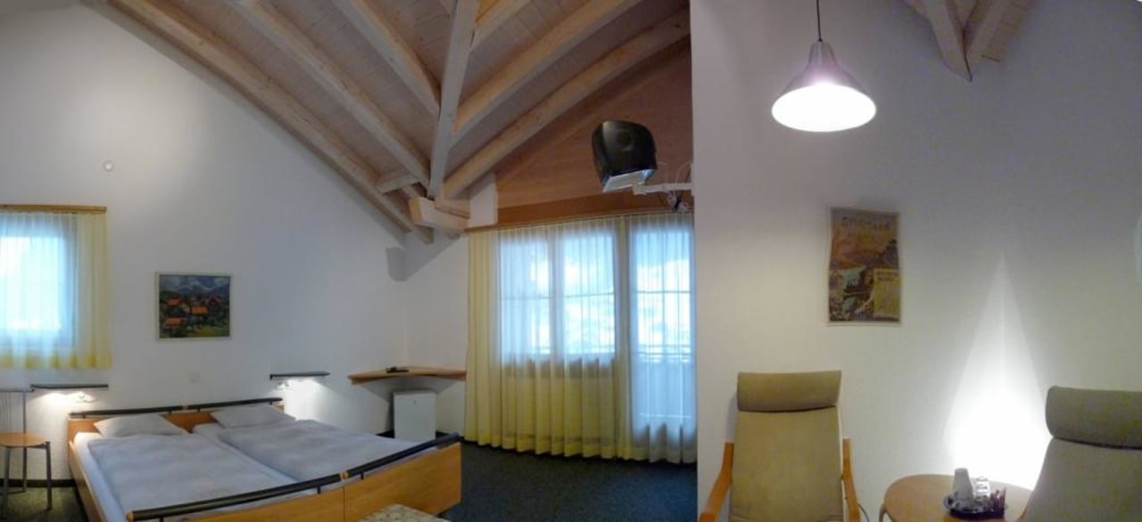 2 Bettzimmer mit Balkon Hotel Crystal