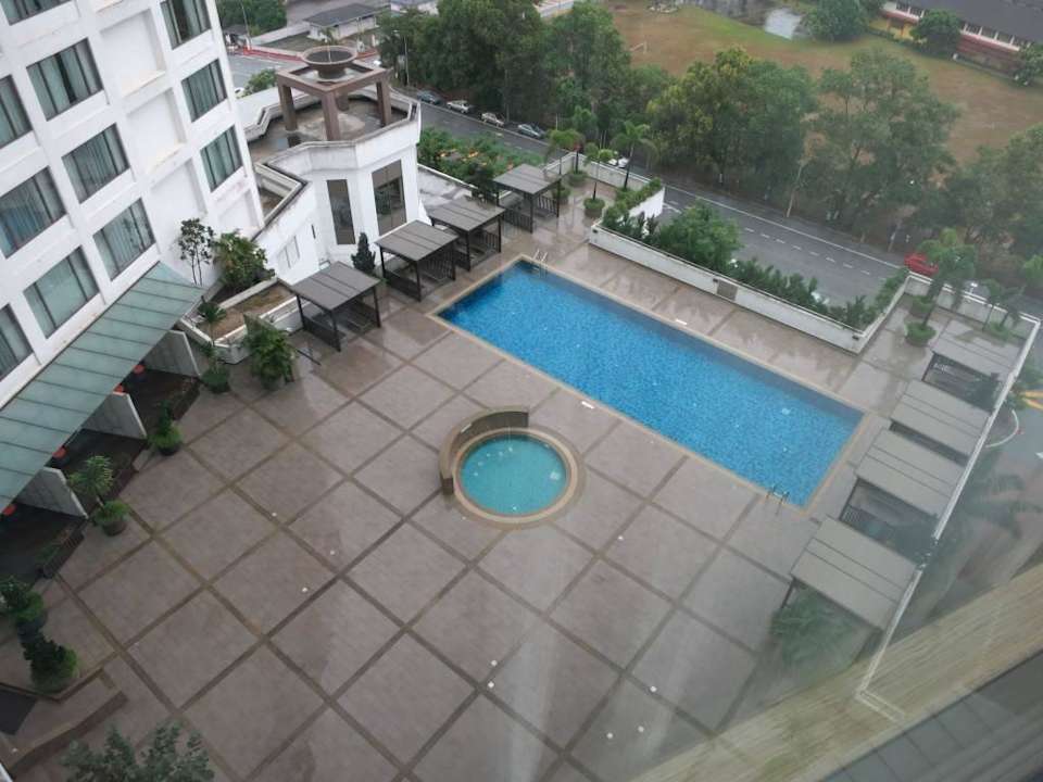 Pool Hotel Renaissance Johor Bahru