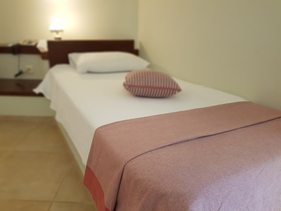 Zimmer Apollonia Beach Resort & Spa