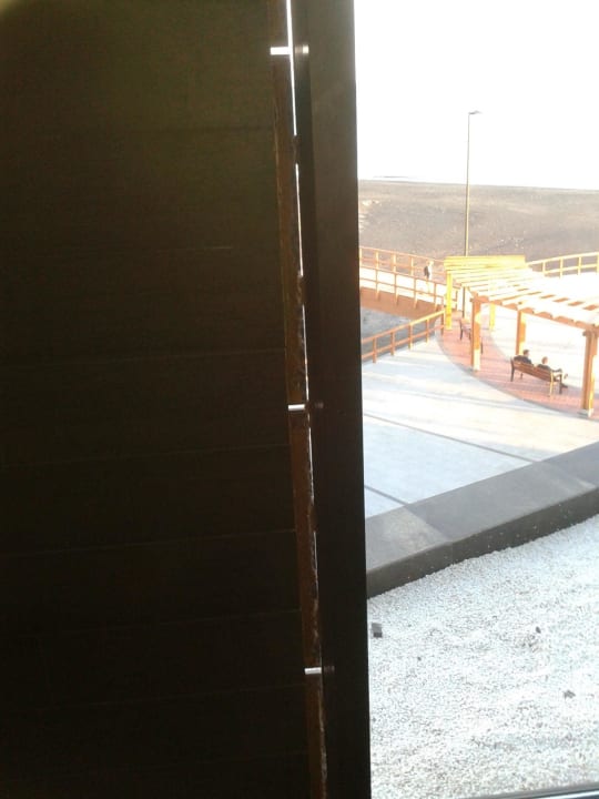 Dichtung zwischen Wand und Fenster im Spa fehlt R2 Bahía Playa Design Hotel & Spa - Adults Only