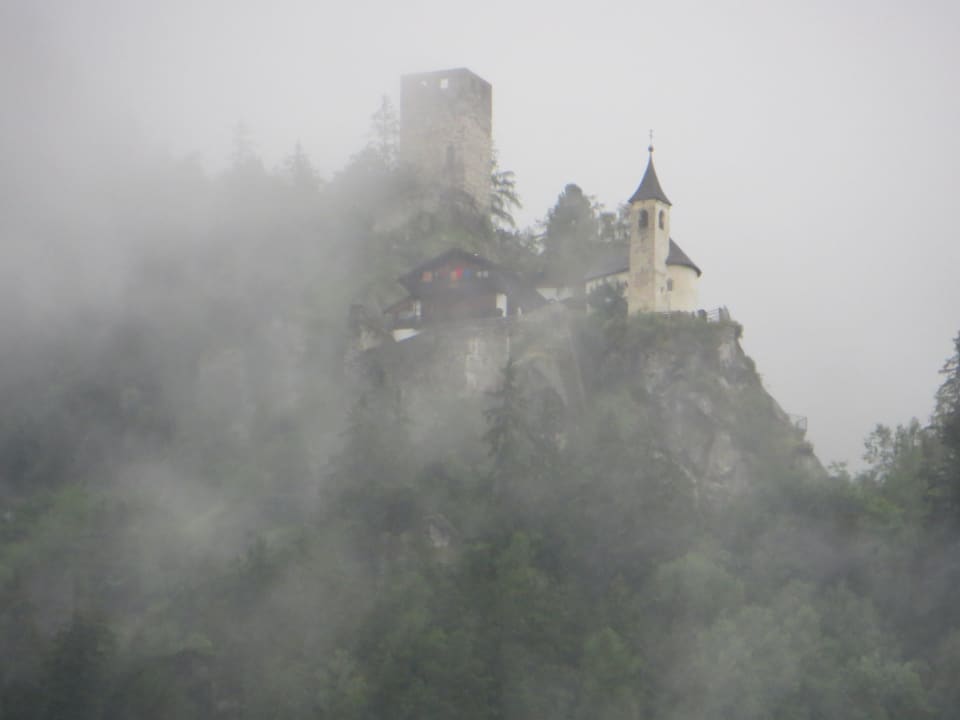 Schlößl über Uttenheim v. Balkon Hotel Reichegger