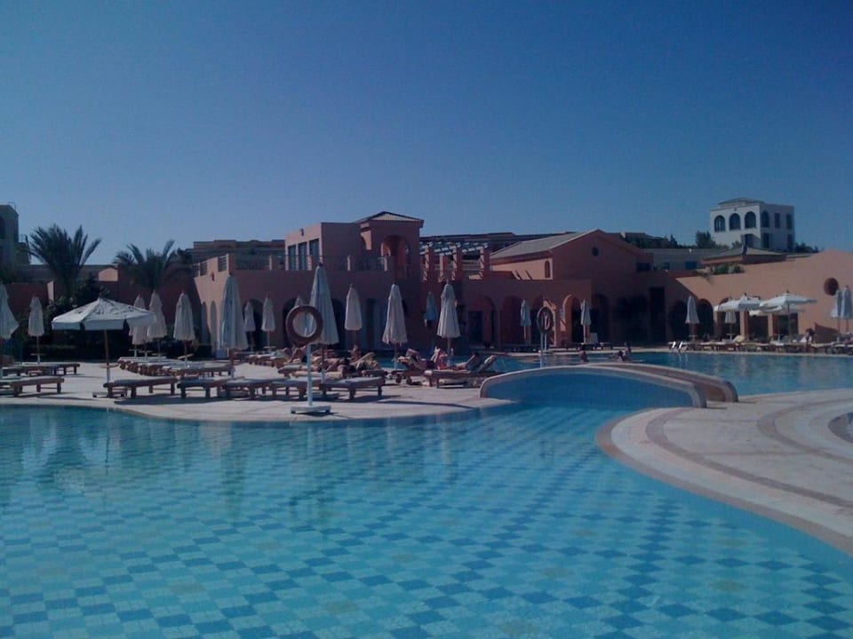 Angsana Poolbereich mit Il Limone Restaurant Mövenpick Resort & Spa El Gouna