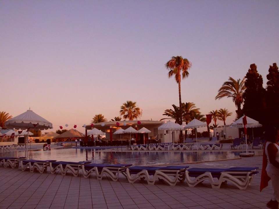 Ansicht von der Terrasse zum Pool  Royal Lido Resort & Spa