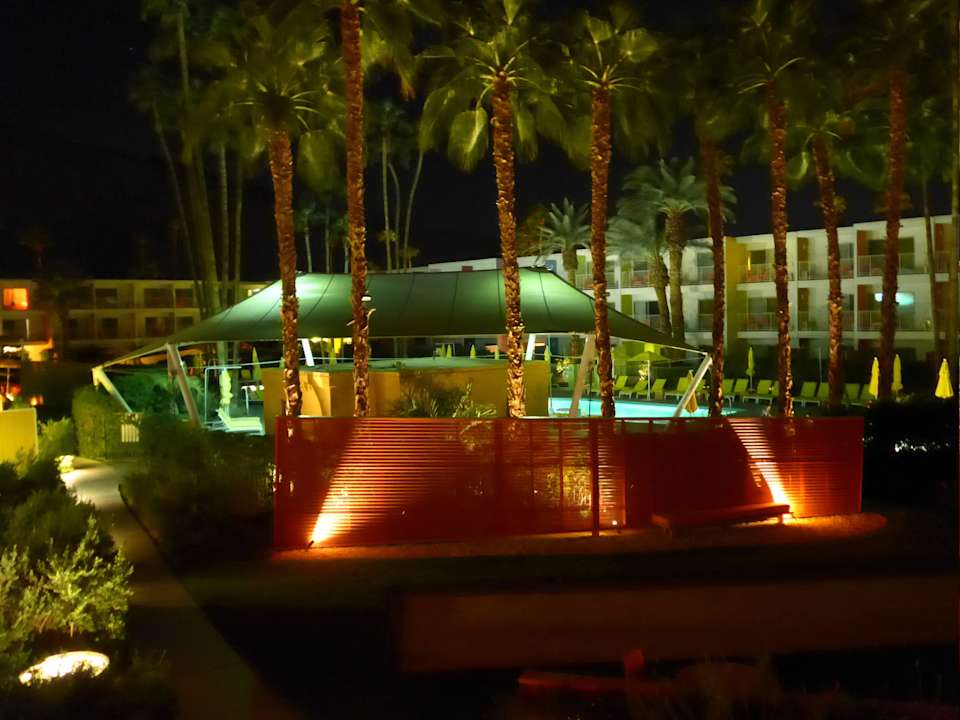 Innenhof by night Joie de Vivre Hotel The Saguaro Palm Springs