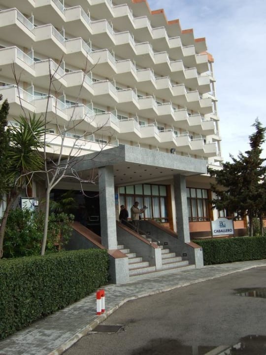 Eingangsbereich auch für Rollstuhlfahrer geeignet  BG Hotel Caballero