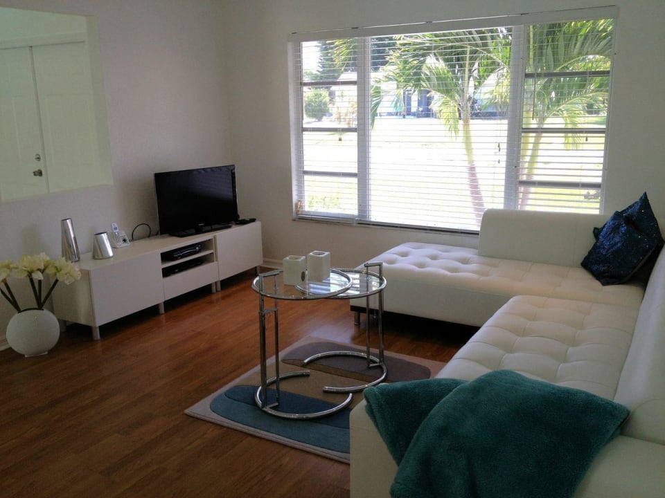 Urban - puristischer Einrichtungsstil/sehr modern Loft-Stil Villa The Illoura